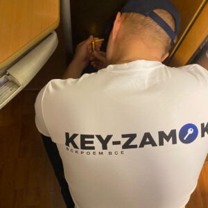 Мастер KEY ZAMOK ремонтирует сейф